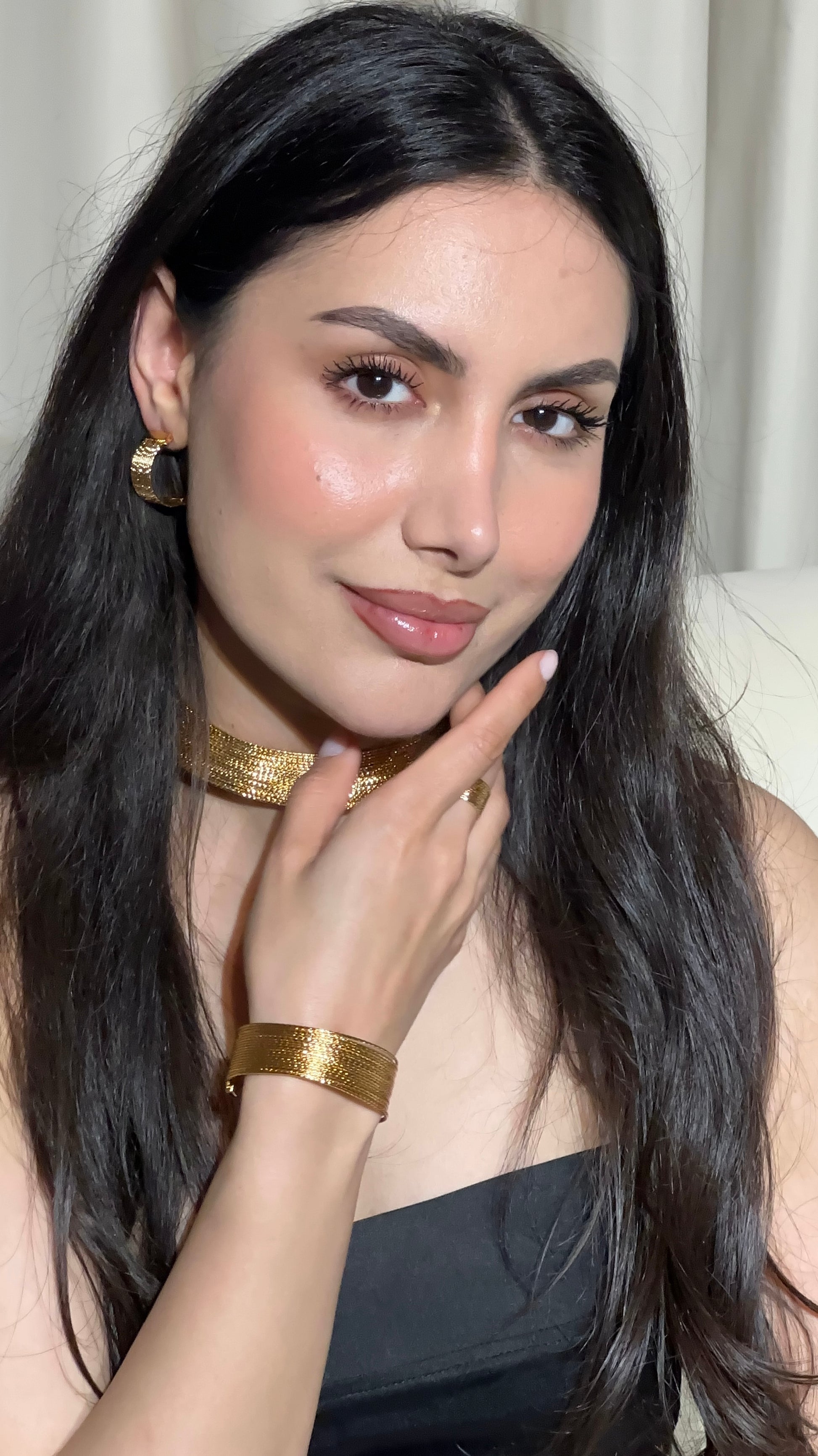 Golden chocker set