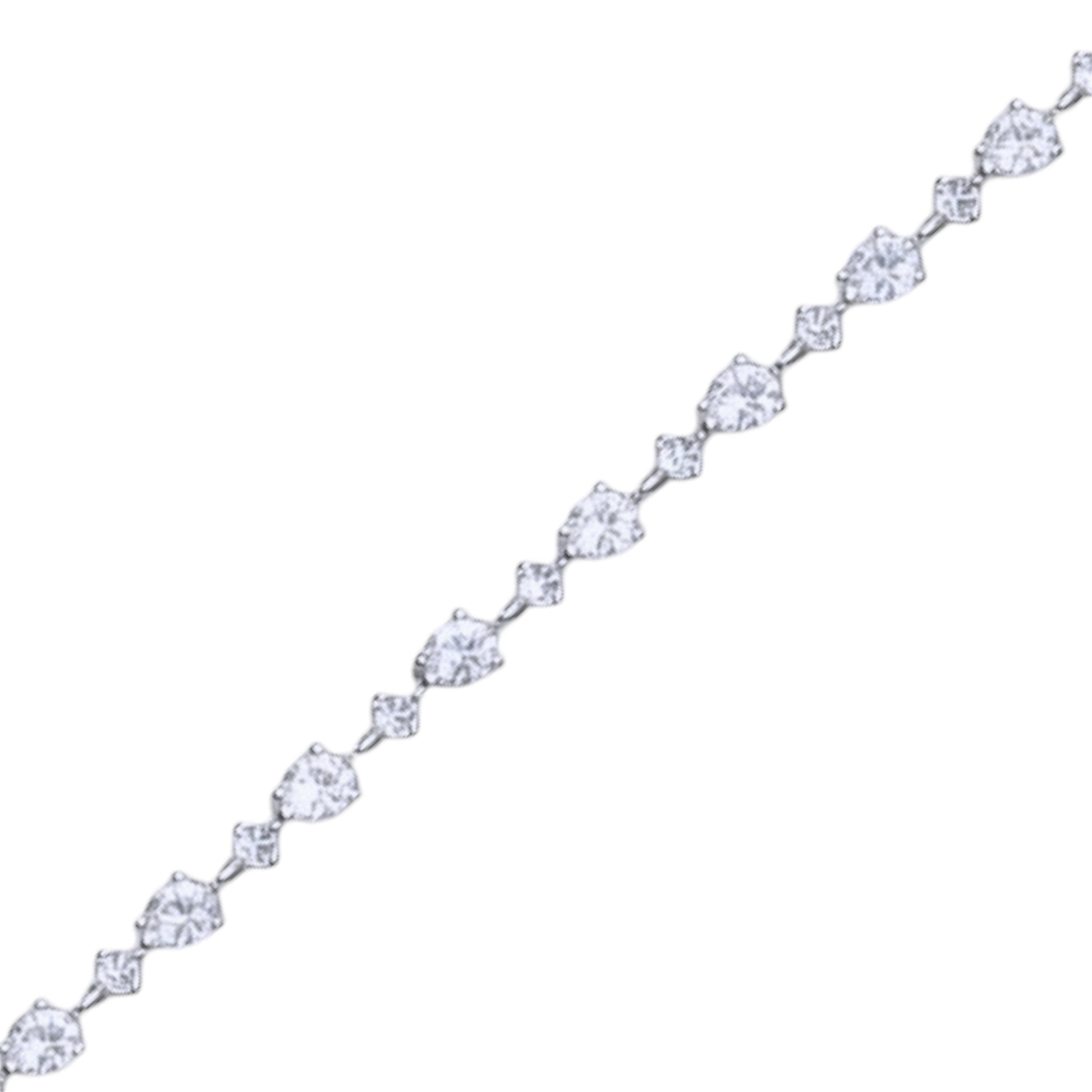 16 cm Elegant Gold-Plated Zircon Bracelet pear and round stone cut