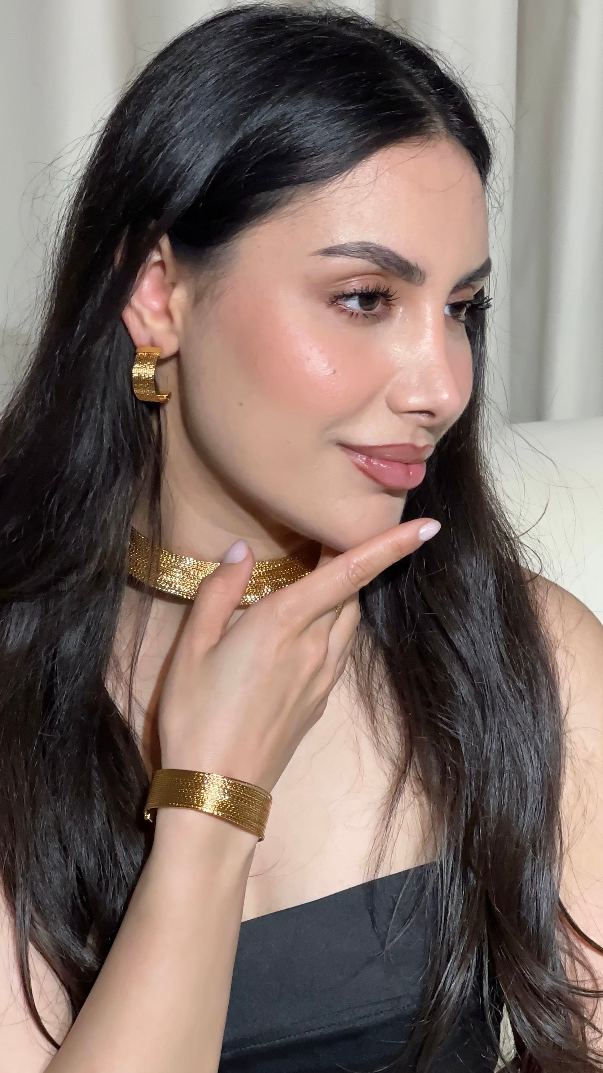 Golden chocker set