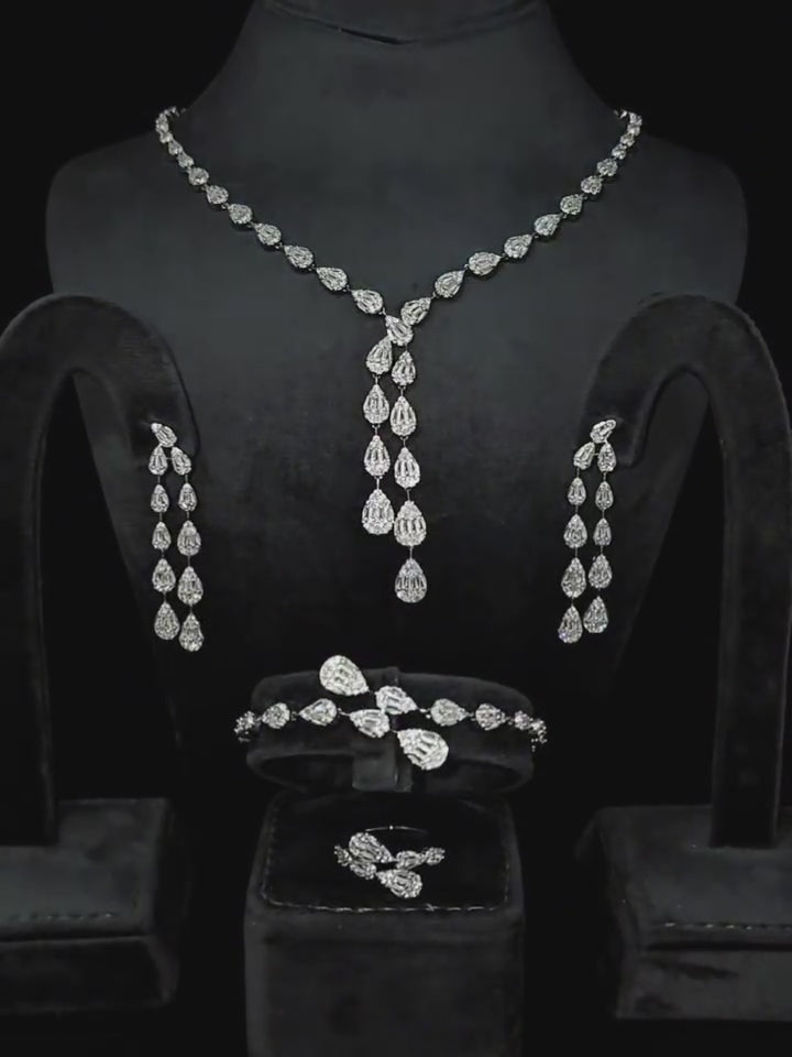 Luxury Silver Jewelry Set with Sparkling Gemstones